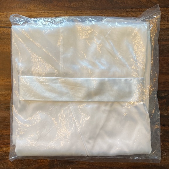 LaSenza ‘Bride’ White Robe - Picture 2 of 3